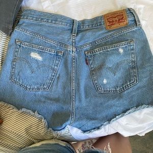 LEVIS 501 cutoff Jean shorts